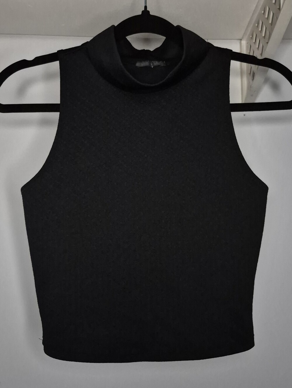 Sirens Black Sleeveless Mock Neck Crop Top